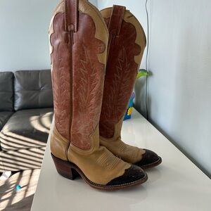 vintage 2 tone Tony Lamas